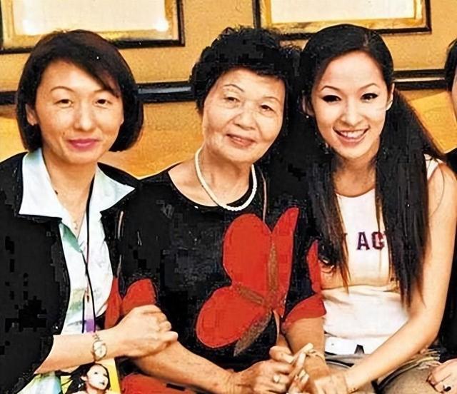 面相变了！下半身“贪婪”、纵欲过度的萧亚轩，为自己的行为买单