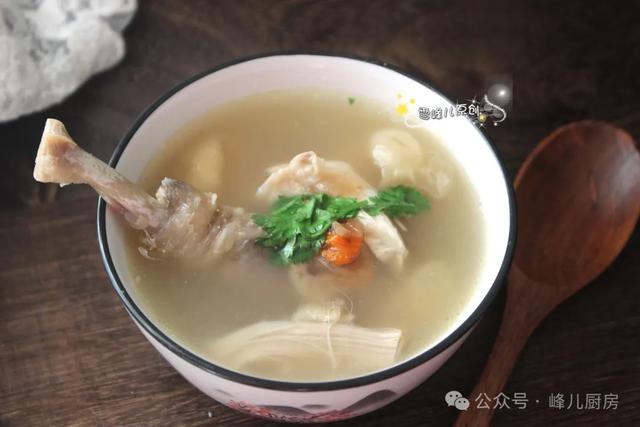 老鸡花胶鲨鱼骨 花胶鲨鱼骨骨汤的功效 老鸡花胶鲨鱼骨 花胶鲨鱼骨骨汤的功效