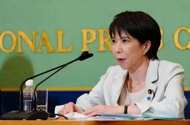 中方对日改变打法，首份制裁发出，不到24小时，高市措辞变了