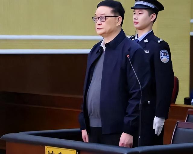 真相大白！他是毁掉刘翔的真凶，贪污1200万，坚持让刘翔带伤上阵