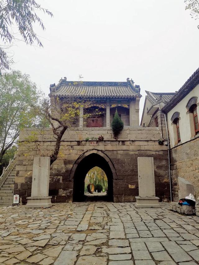 济南被遗忘的古村落！石屋错落、古道蜿蜒，活着的明清民居博物馆