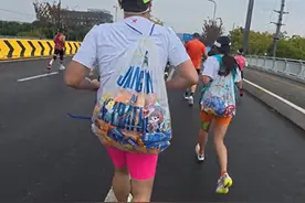 惹众怒！苏州马拉松薅“能量胶”的这对男女已找到！两人说……图片