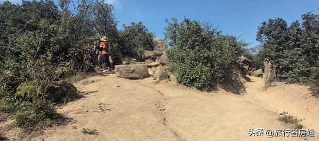 苏州大焦山不高的山峰却走出惊险之感，拍出了大片之作