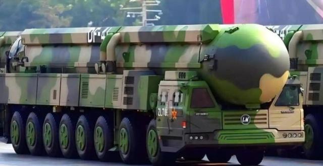中国公布阅兵名单，特朗普终于等到北京的回复，中方给出八个字