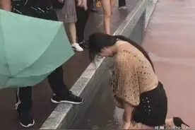 堂嫂给他弟弟买房，堂哥气得和她离婚，如今再娶，堂嫂：我后悔了图片