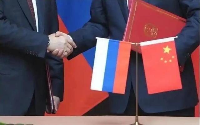 向东看！普京亲笔签字，俄罗斯将对中国免签，中俄关系更上一层？