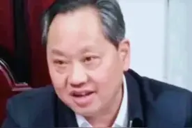 不信组织信关系，为了提拔攀高官，送百万收千万，这种生意太划算图片
