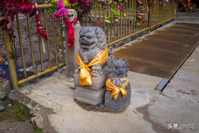 祁连山峡谷深处藏着一座石佛寺，内无金身佛像却嵌于岩壁之上千年