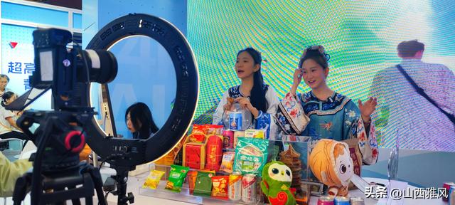 太原文博会文创“出圈”现场！拍到手机没电，每样都想带回家！