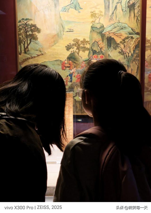 豫博漫行：我在展厅攥住了三千年的温度