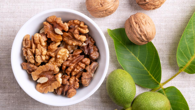 核桃立大功，医学研究发现：每天吃核桃对这3种慢性病或有好处