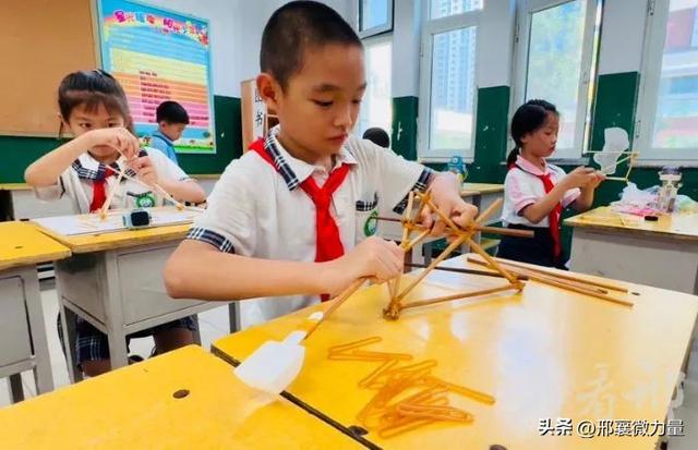 襄都区首届中小学科学运动会点燃学生科创热情