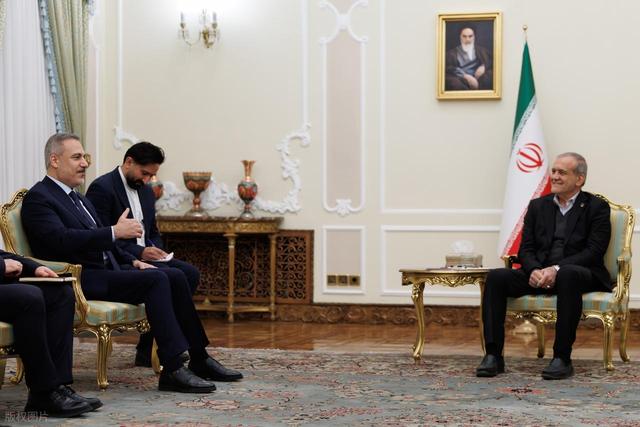 比伊拉克战争更复杂，伊朗总统直言：我们在和欧美以进行全面战争