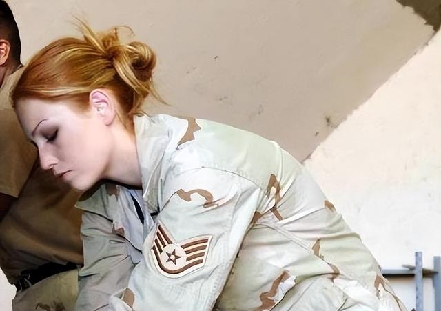 任何一艘美航母上，都要带足大量女兵？她们在航母上有什么作用？