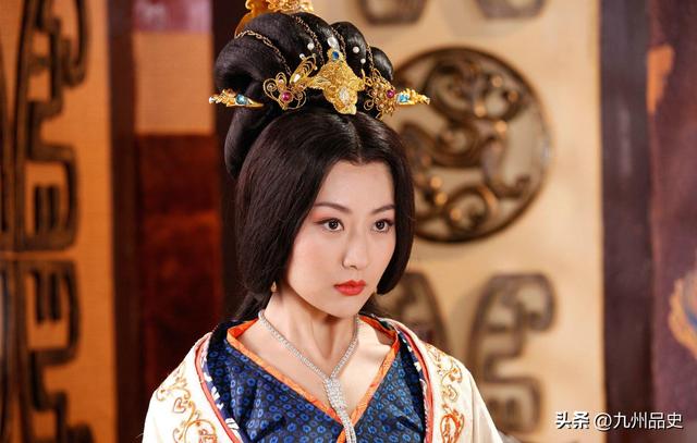 只因长得太美，她先后被6人轮番霸占60年，48岁依然被人争抢宠爱