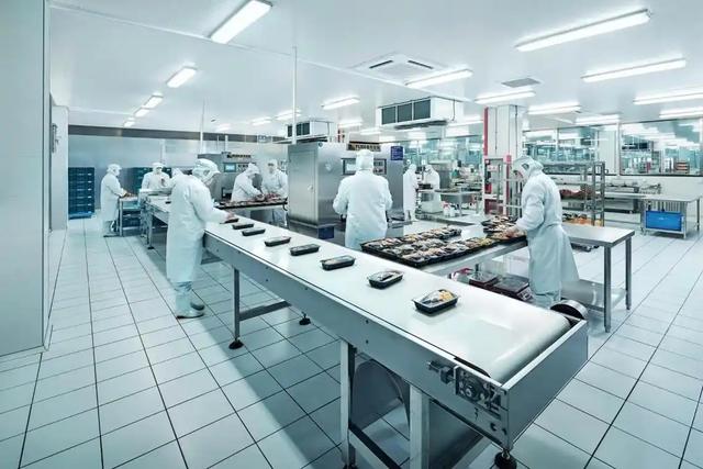 盖浇饭不算预制菜？官方标准与民间认知的十年博弈