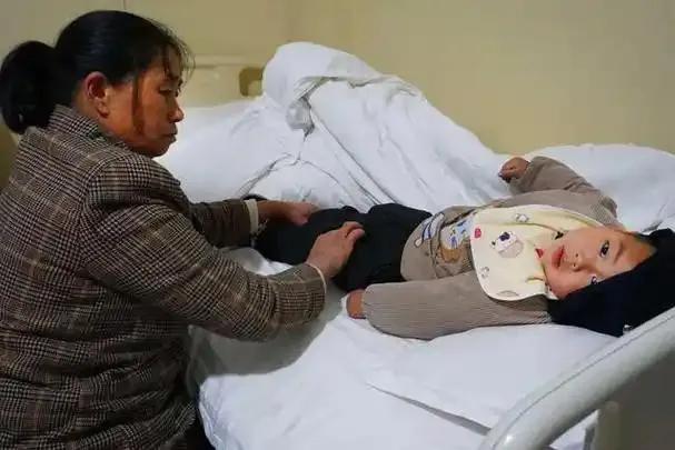 我62岁退休金7200，亲家母天天喊我过去吃饭，一场疾病才知她的好