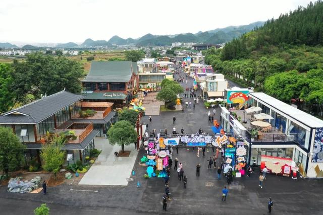万峰林峰潮集国庆开市 山水间奏响文旅融合新乐章