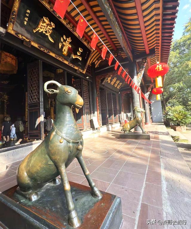 成都还开通这样的地铁线，真佩服！难怪旅游的人都往这里跑！