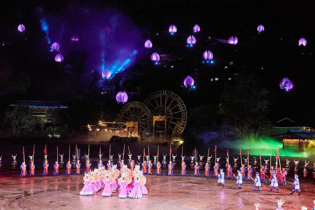 贵州雷山看一场歌舞，在《仰欧桑》中品味文化美学，遇见最美苗族