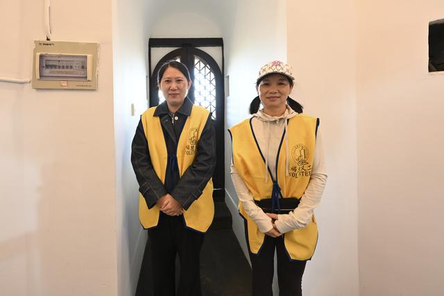 秋爽登文峰 塔下聚宾朋