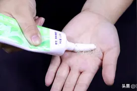 万能胶水再别花钱买了，用牙膏就能做，比502还牢固，快试试！图片