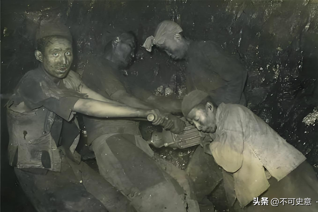 不要被电视剧骗了，这才是日本鬼子的样子，照片里都是罪恶的铁证