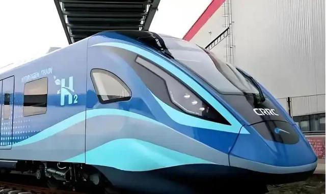 日本要破防了！中国氢能列车试跑成功，加氢10分钟可续航1000公里