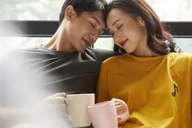 跟女生没有确定恋爱关系，男生千万不要做这事图片