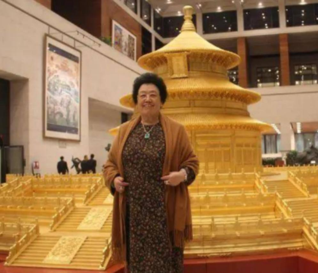 身价过百亿，坐拥北京一条街，出门私人飞机	，京圈内的富婆都有谁