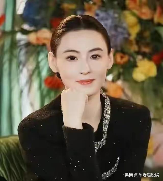 陪玩陪睡只是冰山一角，认干爹，舔手指，拜高踩低，实在荒唐！