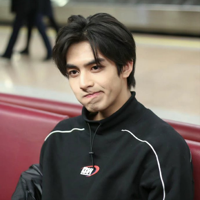 2026央视跨年晚会阵容曝光	，看完路透和明星名单，厕所都不敢上了