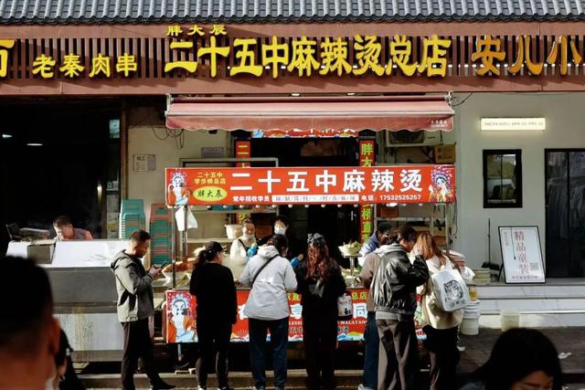 只花一块钱就吃饱了，被这座小城的物价震惊到！