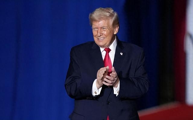 特朗普重兵包围伊朗	，普京通告全球：敢动就出手！中方也有所动作