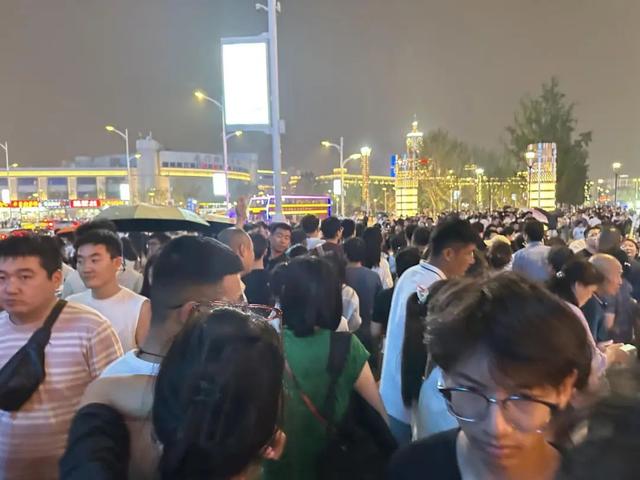 刚刚！天津津湾广场、天津站附近震撼一幕