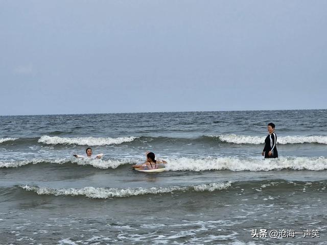 尽情享受大海的温暖怀抱吧，畅游遨游，拥抱拥有！