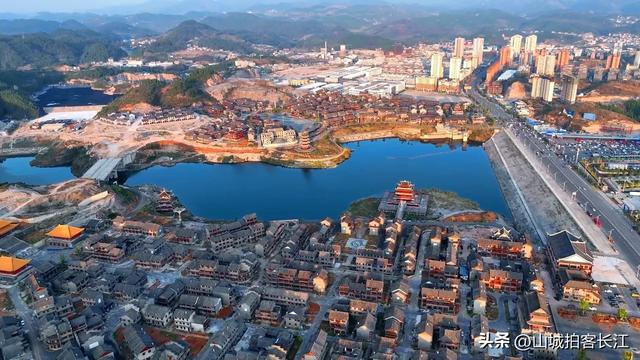 贵州铜仁头号大县，交通令人又爱又恨，景点名称像武侠小说目录？