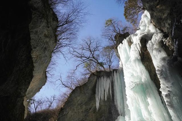 陇南，在冰瀑与雪野之间。