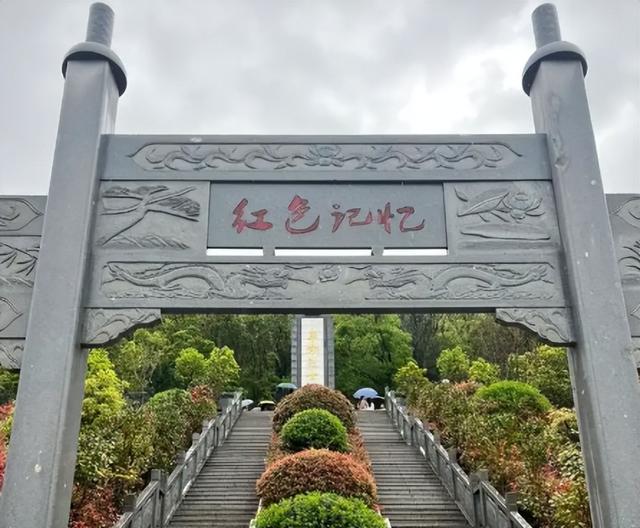 爆了！西藏成立60周年，旅游上半年狂赚315亿，做对了这三件事