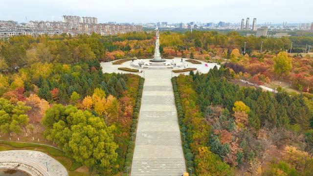秋日私语，浓墨重彩的长春世界雕塑公园