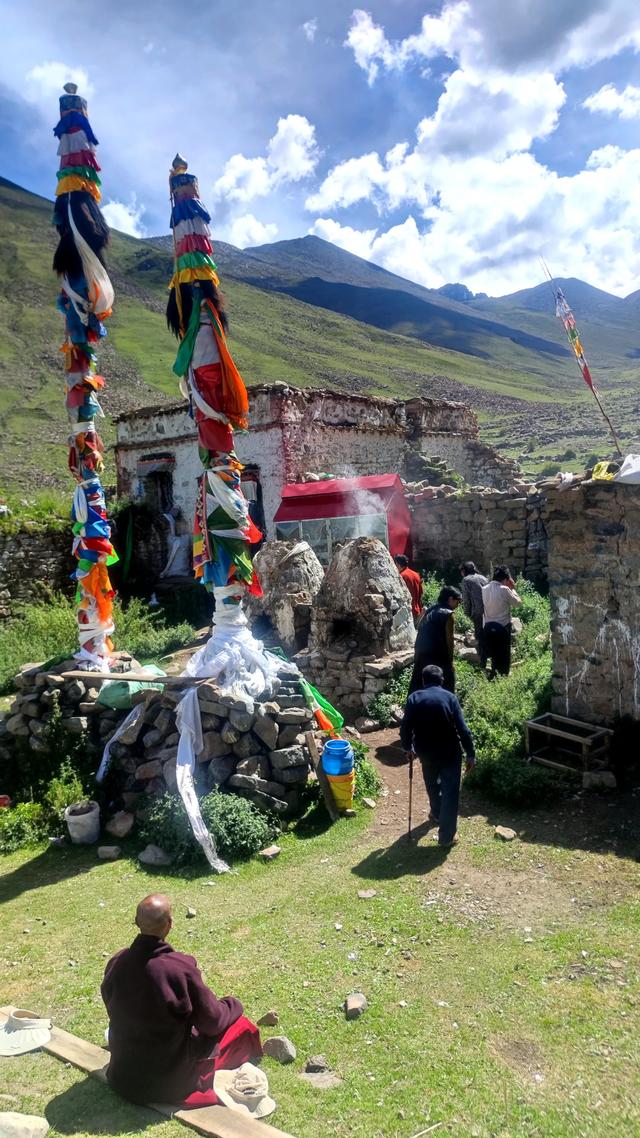 拉萨堆龙苯教直龙遗址,寺保留了吐蕃的残垣断壁,沧桑感扑面而来