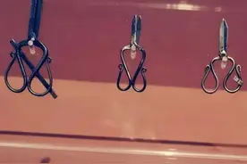 俗话“剪刀放3处，家败人难富”？并非迷信，用过的剪刀别乱放图片