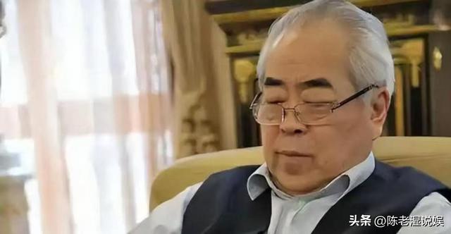 与女儿断绝关系不到3天，范曾担心的事发生了，小50岁娇妻受牵连