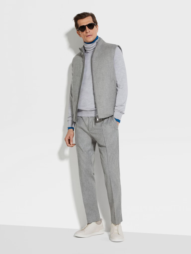 三星掌门人北京逛街，穿“老头马甲	”秒售罄！有钱男人为啥爱马甲