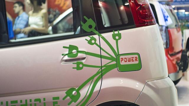 中德刚在北京谈妥，德国又变脸了，逼中方后退3步	，否则后果自负