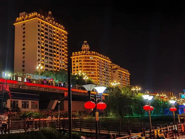 美轮美奂的吉林松花江畔夜景