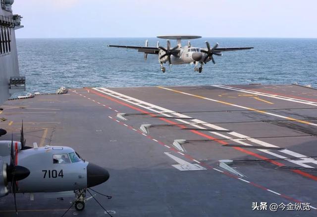 福建舰“弹射三连”，美军航母尴尬趴窝，第二岛链神话恐将终结！
