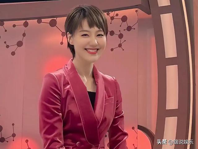 讨好大佬，陪睡上位，遭央视“开除”，她身上的谣言为何这么离谱