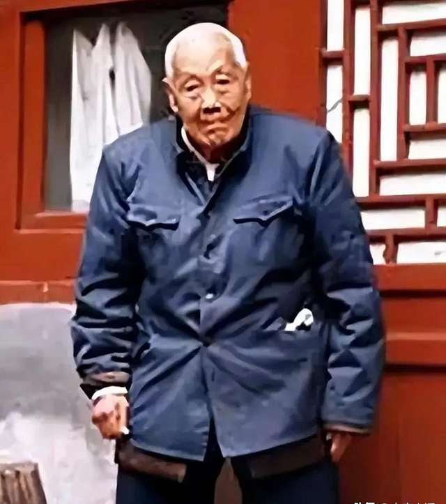 根本不算男人！清朝太监回忆：妃子洗澡不用手和避讳太监	，侮辱人