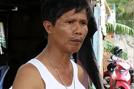 他从医院带走上万个被堕胎的婴尸，养了100个孩子，15年后成传奇图片